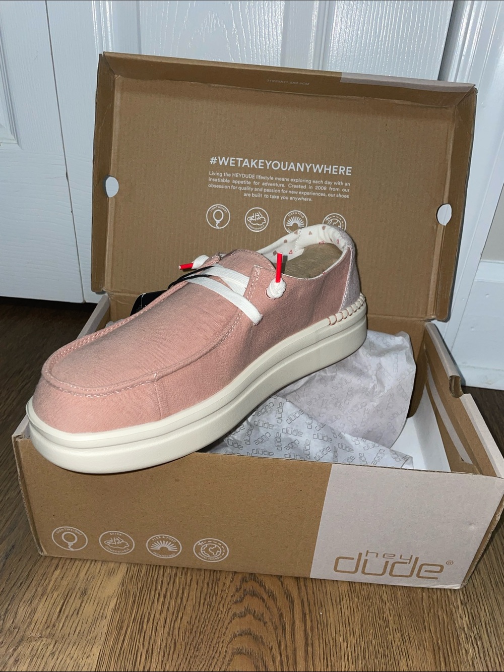 NIB Hey Dudes Wendy rise 10W chambray rose. Platform soles